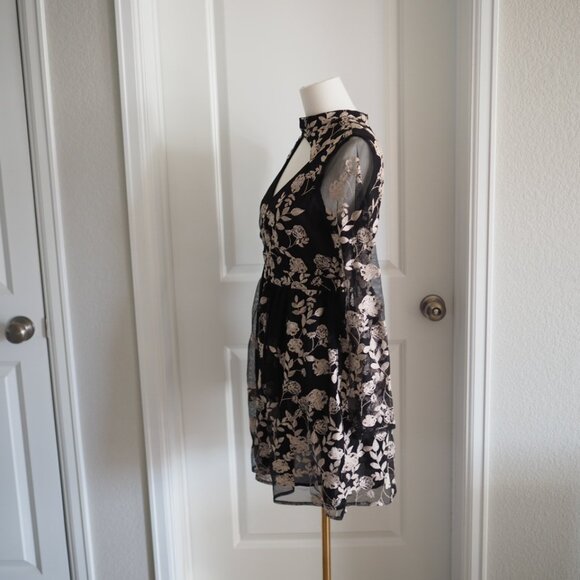 Altar'd State Formal Floral Embroidered Dress Sheer Cutout Neckline, Size Large - Picture 9 of 11